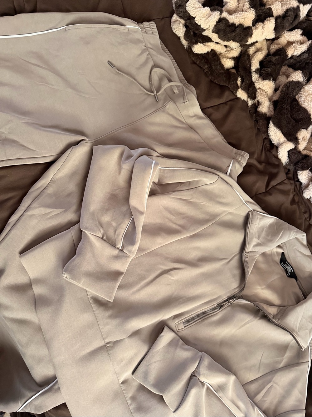 Two Piece matching set - Picture 2 of 5
